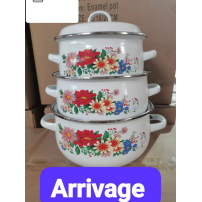 Ensemble de trois...