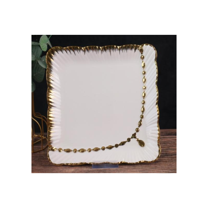 Assiette de service carrée Callavi en porcelaine avec des détails dorés - 2Pieces