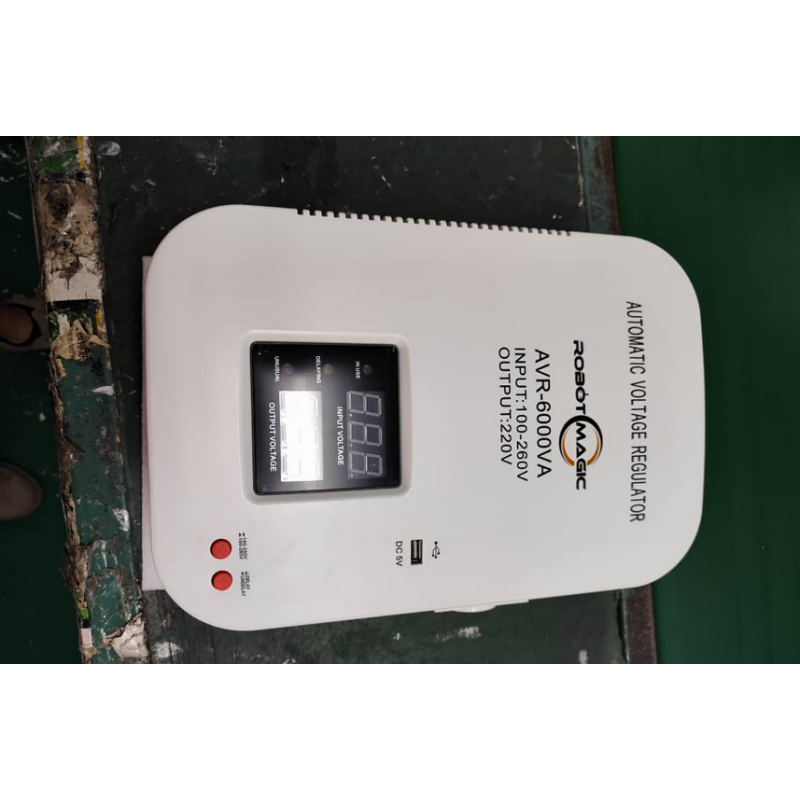 Régulateur de Tension Mural automatique Robot Magic 6000VA - AVR-6000VA + 06Mois Garantie