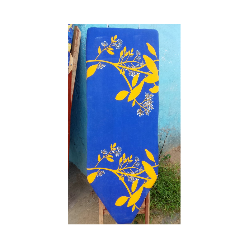 Table à repasser pliante avec une housse bleue décorée de motifs floraux jaunes(Petit Model) - Avec support du fer à repasser