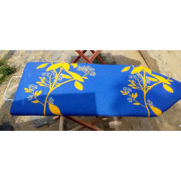 Table à repasser pliante avec une housse bleue décorée de motifs floraux jaunes(Petit Model) - Avec support du fer à repasser